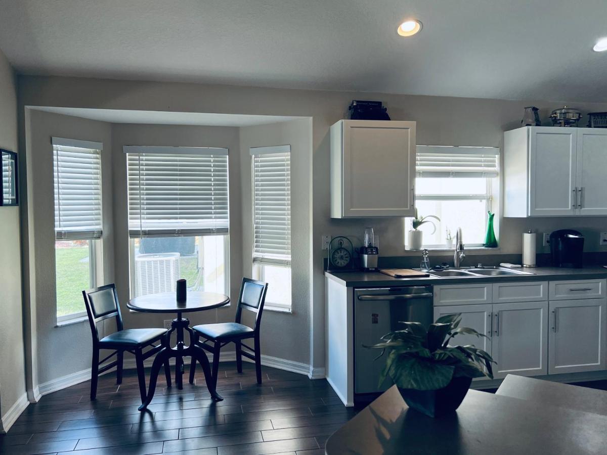 Ruskin Fl Private 2 Bdrm 1 Bath Suite Common Areas Shared With Host And Cat Exteriér fotografie