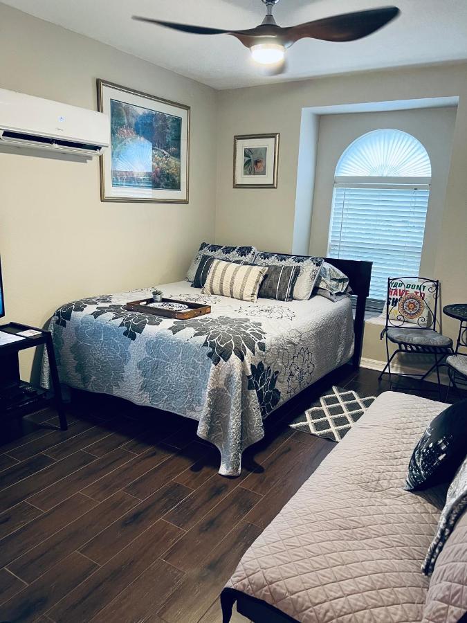 Ruskin Fl Private 2 Bdrm 1 Bath Suite Common Areas Shared With Host And Cat Exteriér fotografie